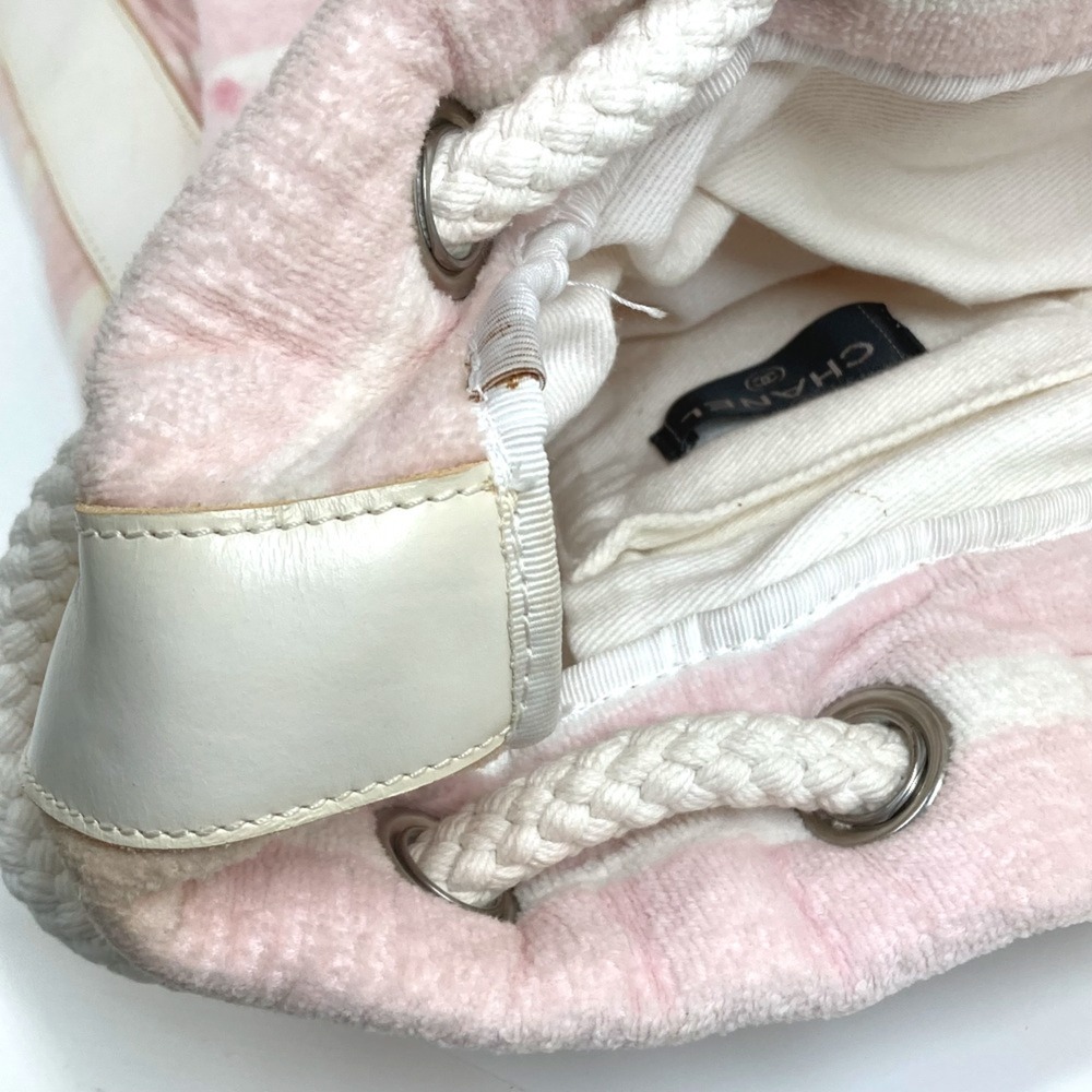 CHANEL Pink Shoulder Bag - Picture 11 of 16